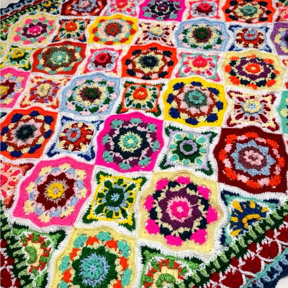 Persian style Flower granny afghan Handmade Crochet blanket 50” x 50” - Picture 7 of 10